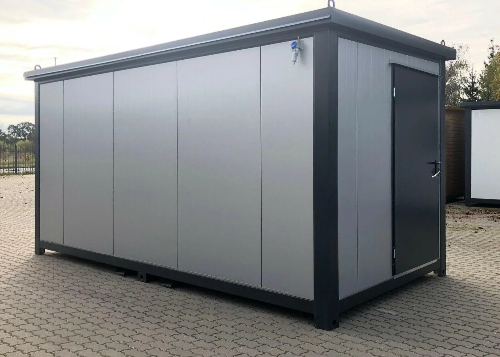 bureau container isole 12 m2 10.webp bureau container isole 12 m2 10.webp