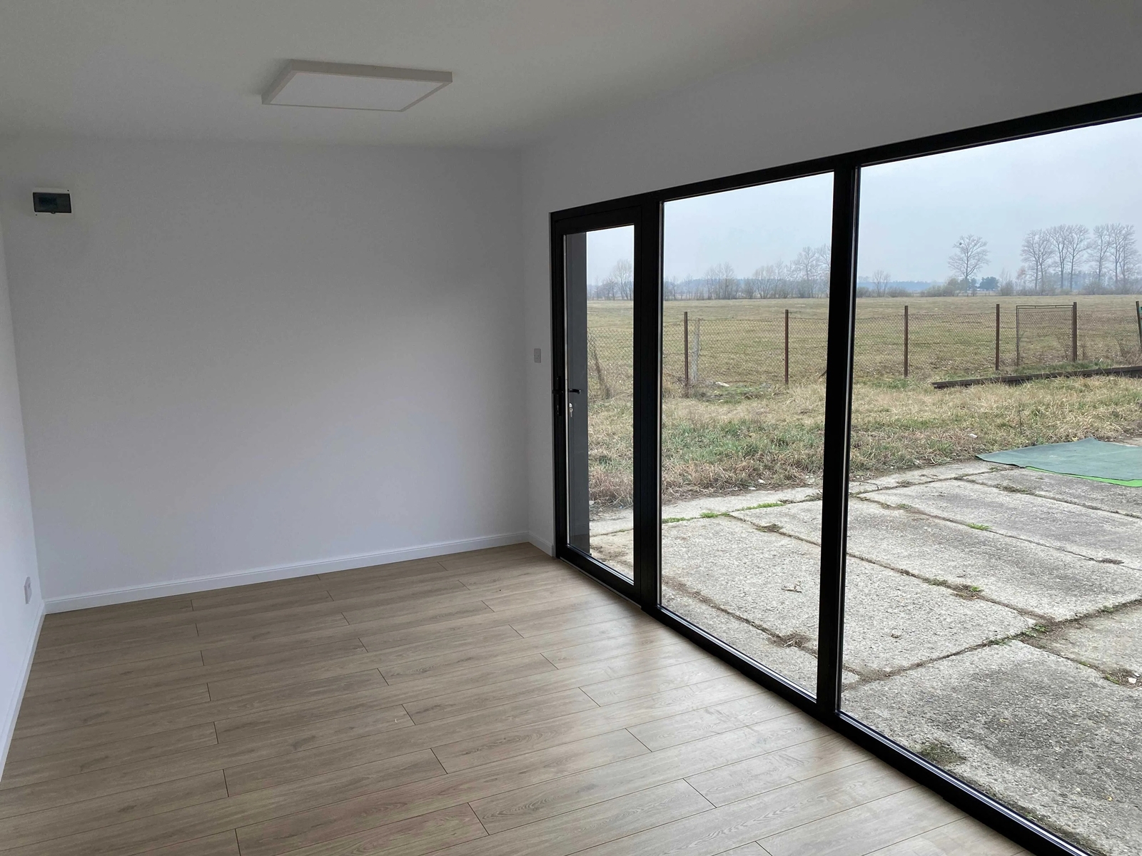 module prefabrique 18 m2 design bois et anthracite 1 1 module prefabrique 18 m2 design bois et anthracite 1 1